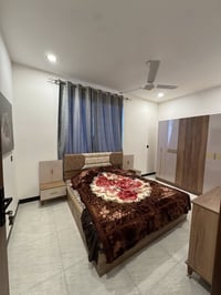 شقة موثثة للايجار✅  طابق اول امامية مساحة 80 متر غرفتين وصالة وخدمات  ...