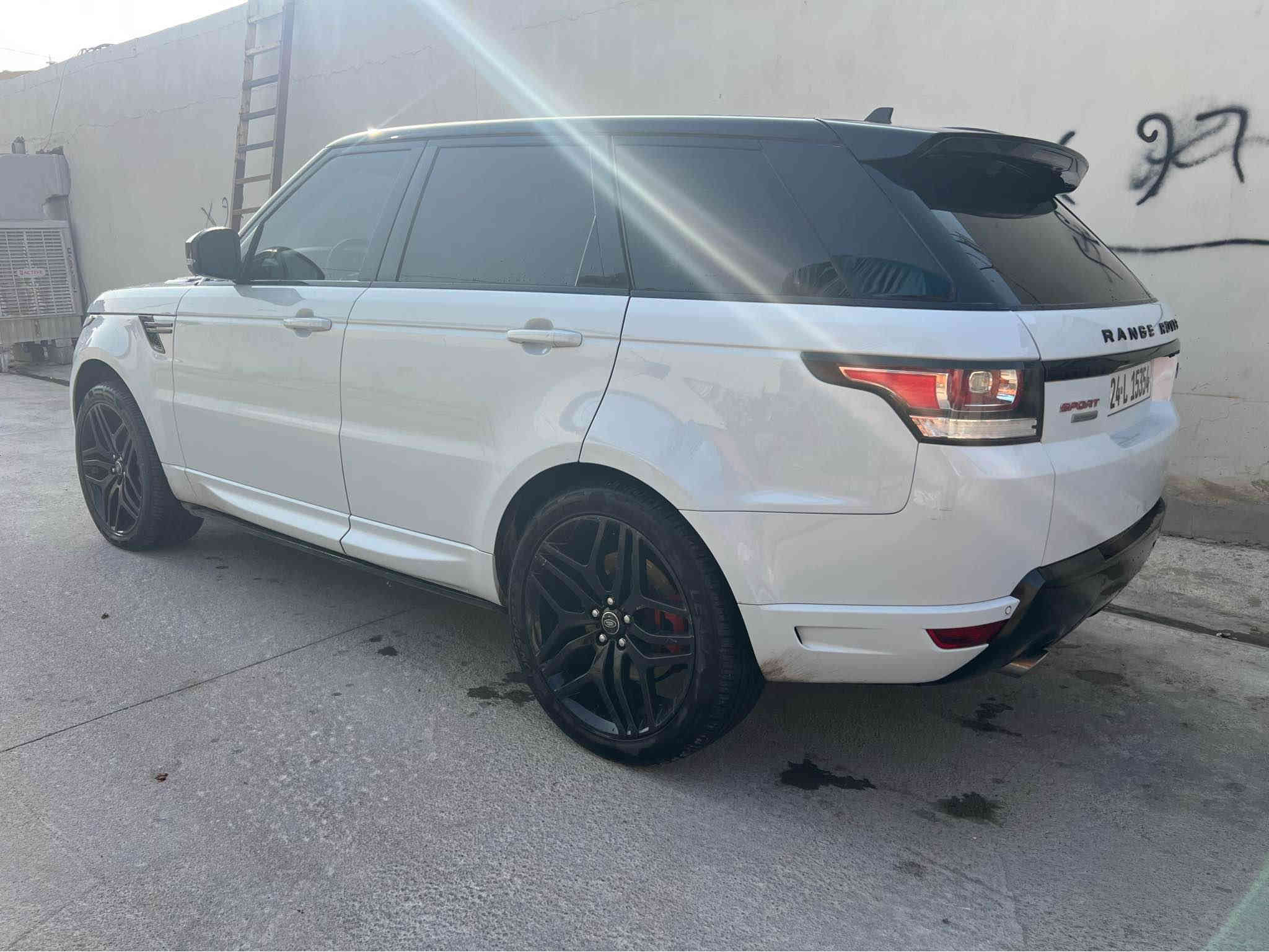 السلام عليكم 
سيارة فخامة رنج روڤر 
بو فروتنئ 
موديل 2016 sport 
فول مواصفات 
داتاشو دوسك كهرباي درگهـ شفت 
مكينه ٨  فول مواصفات تاير جديد
رقم سنوي جديد 2030 
سياره سر ناڤيمه تحويل شرت 
كير مكينه شرت  سياره بئ مصرف اكجار 
سياره اكجار بئ صبخ بئ زربه كلين تايتل 
جهـ زاخو. 
رقم تلفون *********** 
سعر 305 ورقه مجال زاخو
