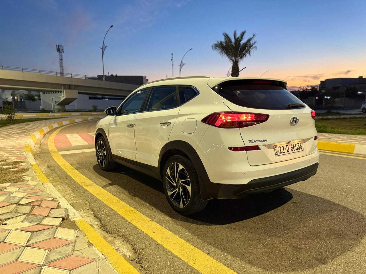 السلام عليكم 
للبيع توسان 2020 خليجي
سياره نضيفه "بمعنى الكلمه"
فول مواصفات  
(( المواصفات اصلية  ))
"بصمة تشغيل وبصمة ابواب 
"اشاير بالمري + مري شفط 
"ثلاجة بالجكمجة 
" حساسات امامي  وخلفي  اصلي  
" كاميرا خلفية
" ثلاث وضعيات قيادة
"كروز سرعه
" شحن لاسلكي 
" بلوتوث+ AUX 
"تحكمات صوتية 
"كراسي 2 كهرباء
" دبل ايرباگ
" تحكم ستيرن
" حساسات
" تبريد قطعتين 
" لدات نهارية
" انارة ابواب ومري 
ماشيه ٩٧
سعر ٢٠٠ بيها مجال
العنوان / كركوك
رقم أربيل باسمي تحويل وكاله
هزه جديد 

***********
