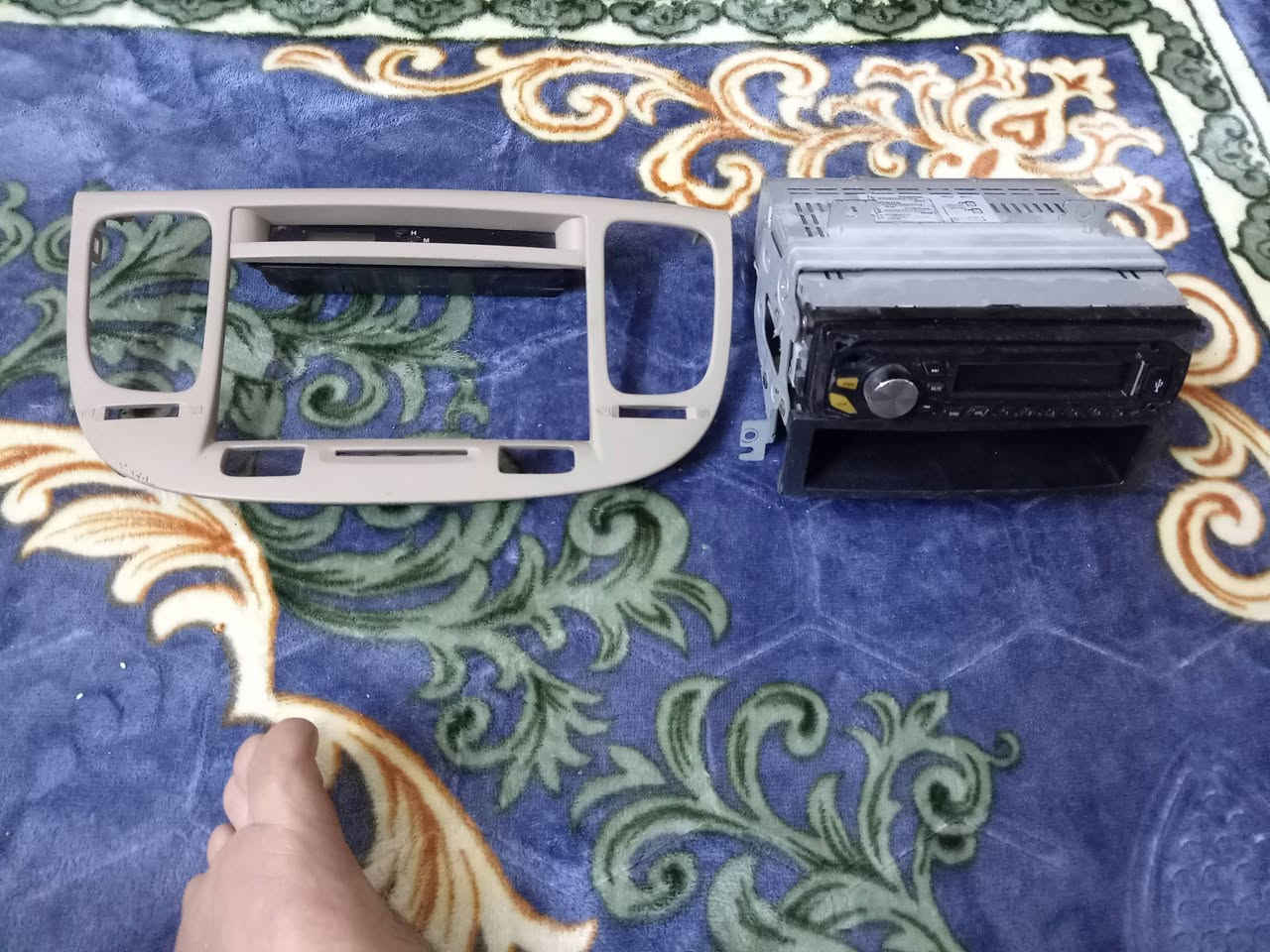 اسلام عليكم مسجل وقاعده مالته ابلاديه لبيع لسعر٥٠ لعنوان بغدادلاتصال ***********
