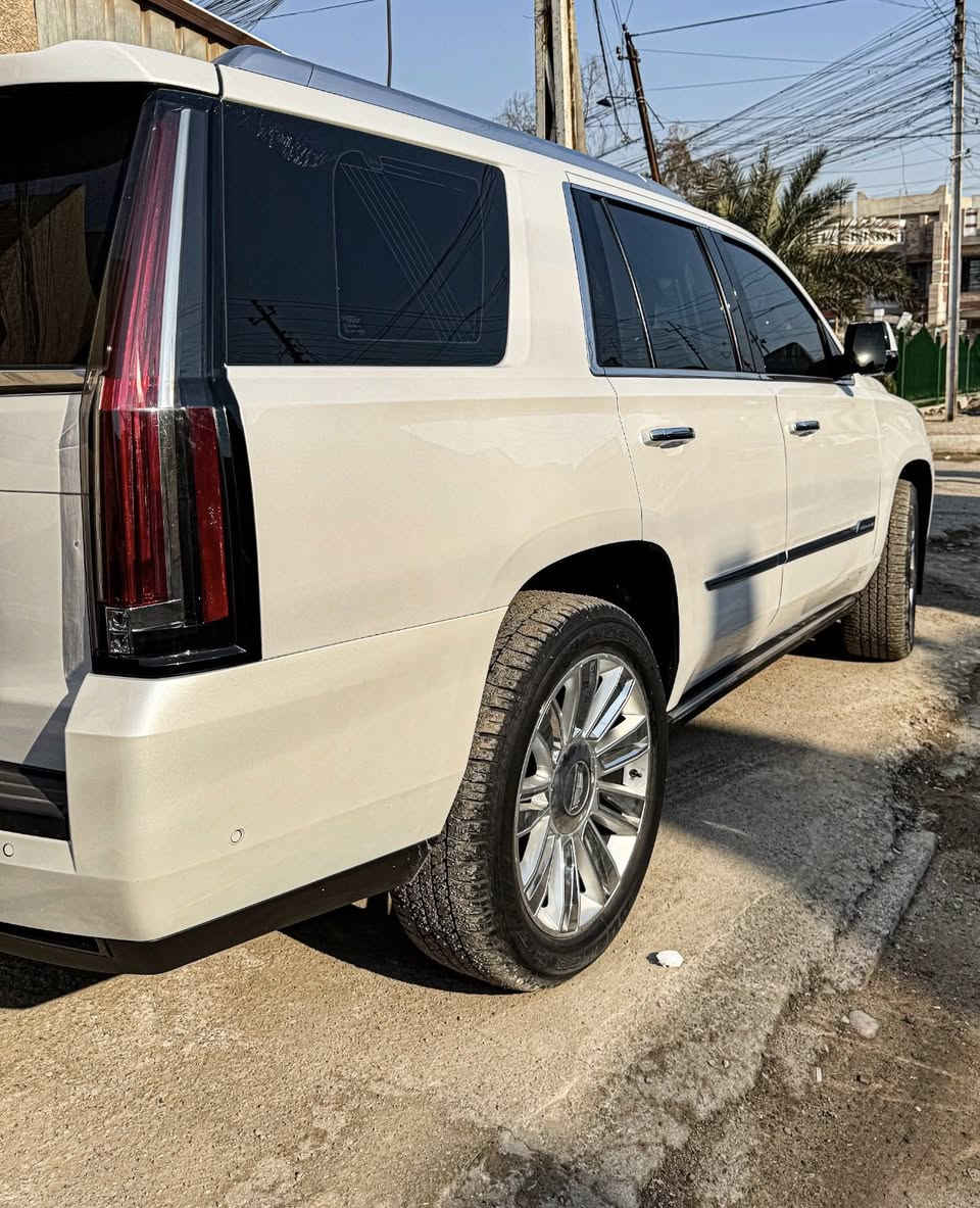 كاديلاك إسكـاليد
موديل 2017
محرك V8.6200
ماشي Km.91000
بأسـمي هزه و سنويه جديد 
مكفولة عدا بارد بالباب الخلفي الايمن 
المواصفات :
▪️ تشغيل عن بعد
▪️تحكم ستيرن
▪️ فتحة سقف
▪️ سايد بريك دگـمه
▪️ ثلاجه
▪️ قاصه
▪️ 3 وضعيات قياده
▪️ نقطة عمياء
▪️ كشنات خزن تدفئه و تبريد
▪️ داتا شو
▪️ ويل 22
▪️ DVD 
▪️ دوسات كهربائيه
▪️ الابواب بصمه 
 الرقـم :
***********
***********
متوفر واتسـاب
