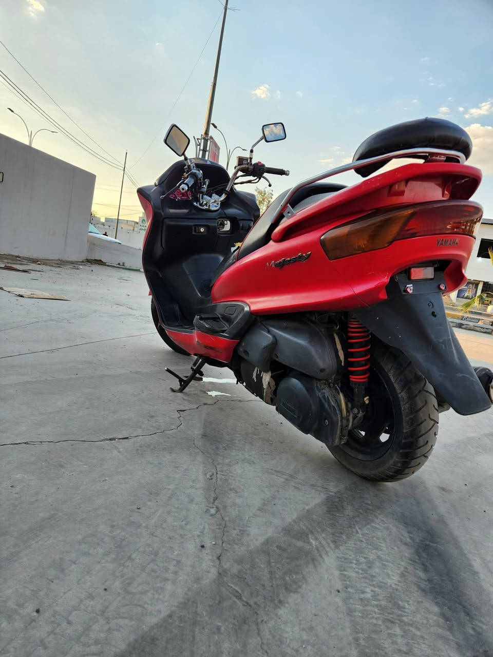 السلام عليكم ورحمة الله وبركاته 
شباب الماطور معروض للبيع 🏍️🏍️
نوع الدراجة ياماها ماجستا دبل رون
الدراجة شلعة ومعدل اتخبل 140 شرط
دراجة ناعسة ورزنة شرط طبة 
 موديل حديث 
الدراجة ماشيه 39 بلادي
المحرك شرط خير من الله ✔️
ماتصرف عليه ربع غير ال ((دهن))وال ((بانزين))
السعر بلاش /675 مجال بسيط حك الجيه للشراي 
مكاني موصل ايسر 
شباب رجاءً مايعجبك السعر اعبر المنشور وكلشي
اتلكي بلسوك
📞***********
الشراي يتصل بيك خير وادلل
