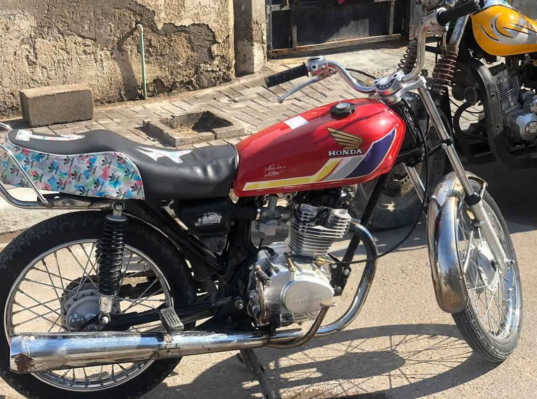 السلام عليكم شباب دراجه سيجنامه للبيع السعر خاص اوراق السعر 750 ***********
