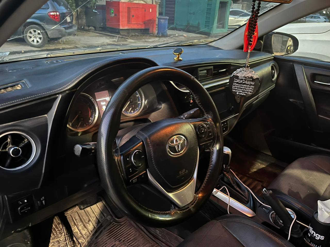 تويوتا كورولا SE موديل 2018 للبيع 🚗
المواصفات العامة:
​المحرك: 4 سلندر، حجم 1800cc (اقتصادي وقوي).
​المسافة المقطوعة: 180 ألف كيلومتر.
​الفئة: SE (مواصفات حلوة ورياضية).
​🛠️ وضع السيارة والضرر :
​الوارد: أمريكي.
​الحادث بأمريكا: جاملغ وبنيد (مبدل نفس اللون).
​الحادث بالعراق: بابين ترجع بارد، مع قطعة صغيرة تصليح حار.
​السيارة جاهزة من كل النواحي ومكفولة من المحرك والمسير.
​💰 السعر والاتصال:
​السعر المطلوب: 107 ورقة ($10,700) وبيه مجال بسيط للشراي 
​رقم الهاتف: 📱 0786486050


**إذا كنت صاحب هذا الإعلان وتريد حذفه لأي سبب، رجاءا أرسل رسالة إلى الدعم الفني**