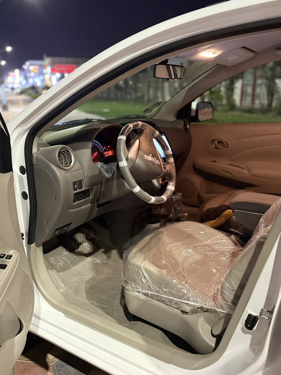 سلام عليكم
البيع نيسان صني ٢٠٢٥ هندي بليت زركه 
ام ضمان سور 
شباك نحله 
كأمره شاشه تحكم ستيرن 
يدات نيكل 
بلوجكتور جناح 
وباقي المواصفات معروفه 
ماشيه ٣ ألف بعدها بوضع شركه 

مكانها البصرة 

رقمي : ***********
