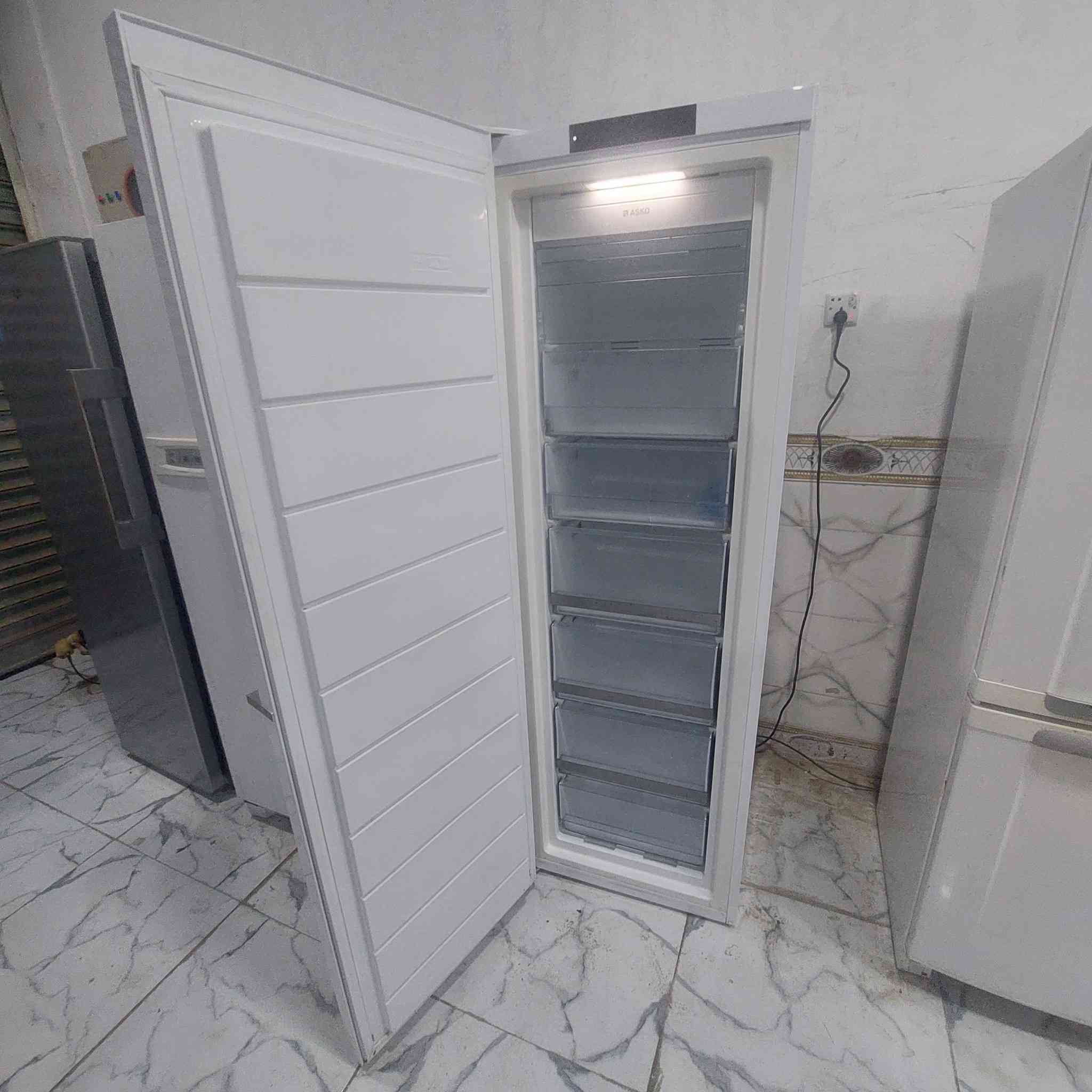 مجمده باله كويتيه شرط الشغل العنوان البصره قضاء المدينه خلف محطة الوقود الحكومية البدران الاستفسار عل الخاص ***********ع
