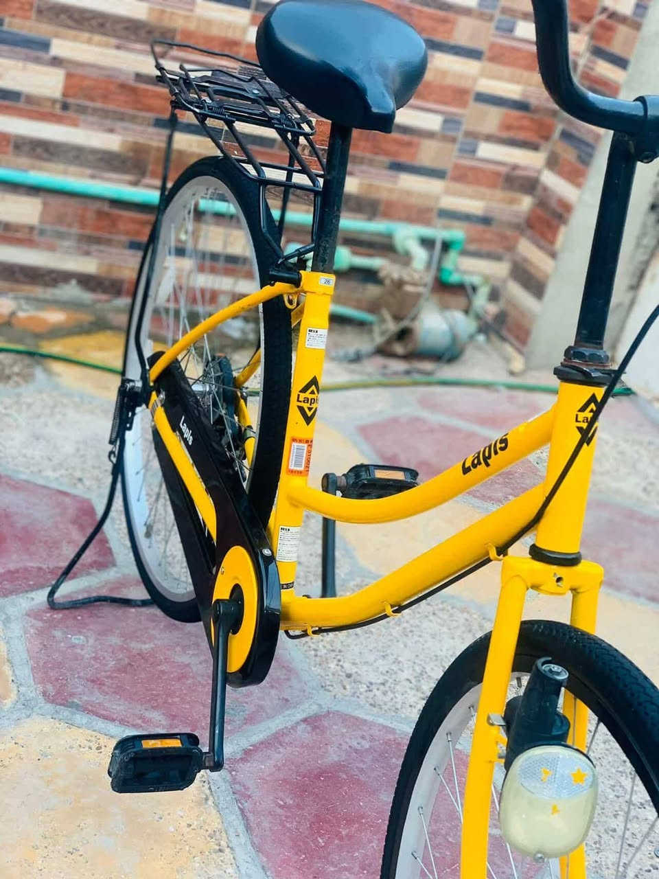 سلام عليكم هاذ البايسكل للبيع مديل 2020البايسكل حلو نضيف الشراي يجي خاص ***********
