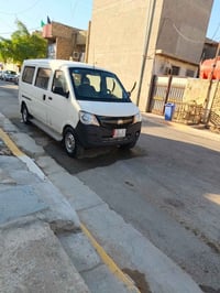 نيفان للبيع بأسمي رقم وسنويه جديد مصفره غرامات  سياره جاهزه مكينه وكير...