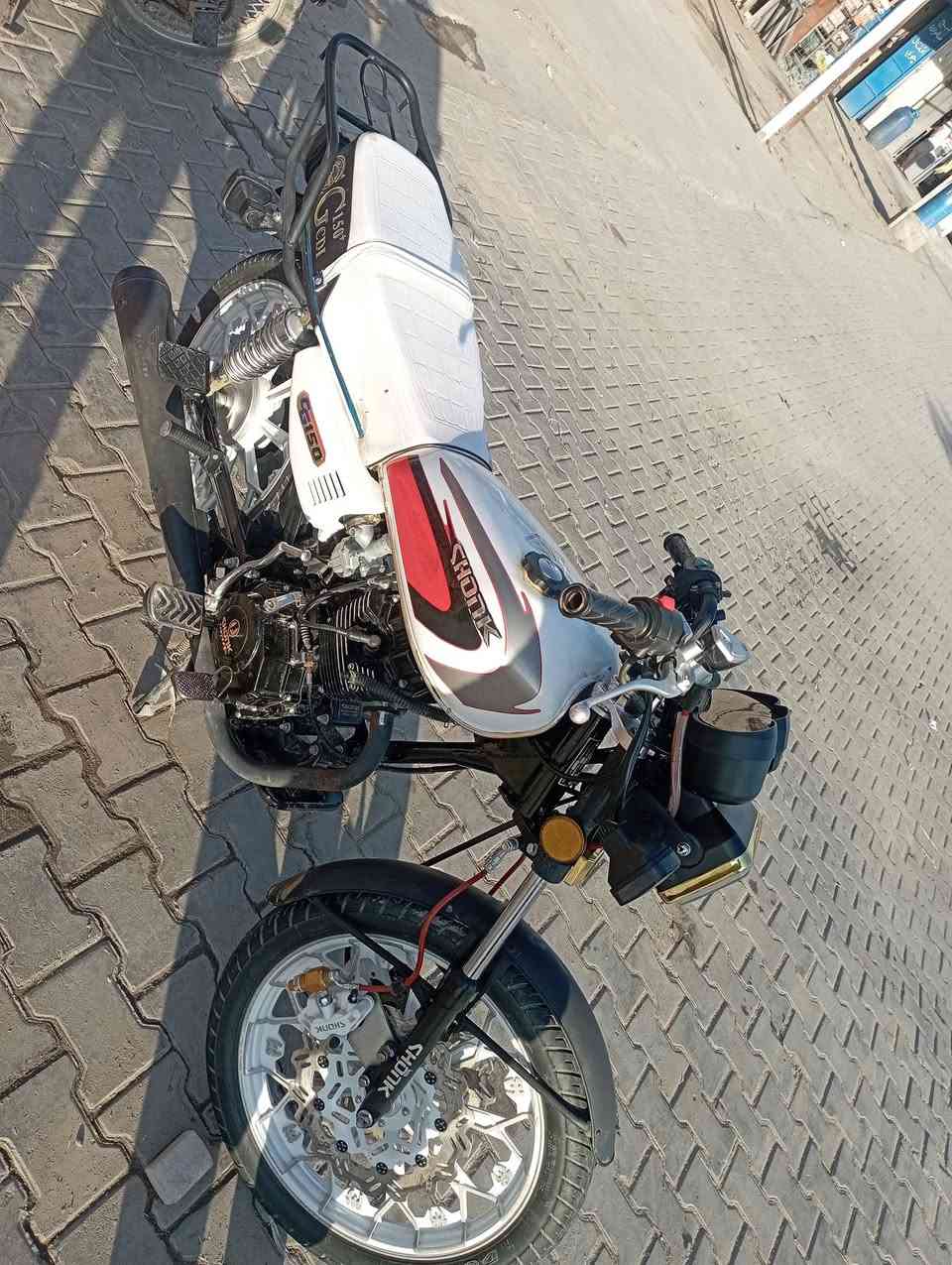 للبيع سيفان مديل 25 ب 850 وبيها مجال مكاني باالحله حي نادر ***********
