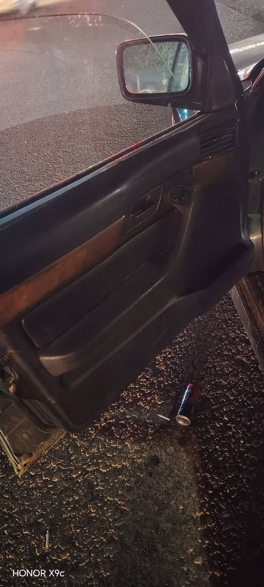 بەناوی خوا bmwمۆدیل 90ئاڕم سلێمانی ڕەنگ زەیتونی بیستی دیجیتەڵ گێڕعادی تازە گێڕو مەکینەی ئەورپی بۆ بەستراوە چوار تایەو ویلی لۆکی لەسەر کارەبایت بەشەرت کوشن کارەبایات هەموو ئیش دەکا تەبریدو گەرمی بەشەرت گشت قرچێکی بچوکی سندوقی شایەنی باس نیە *********** أربيل, العراق
