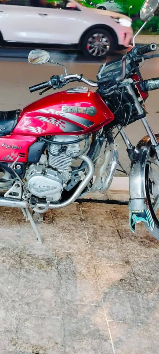 دراجة فيوم مديل ٢٠١٢ دراجة نضيفة محرك بلادي مامفتوح 
مكاني كربلاء  السعر اتصل وتدلل ***********
