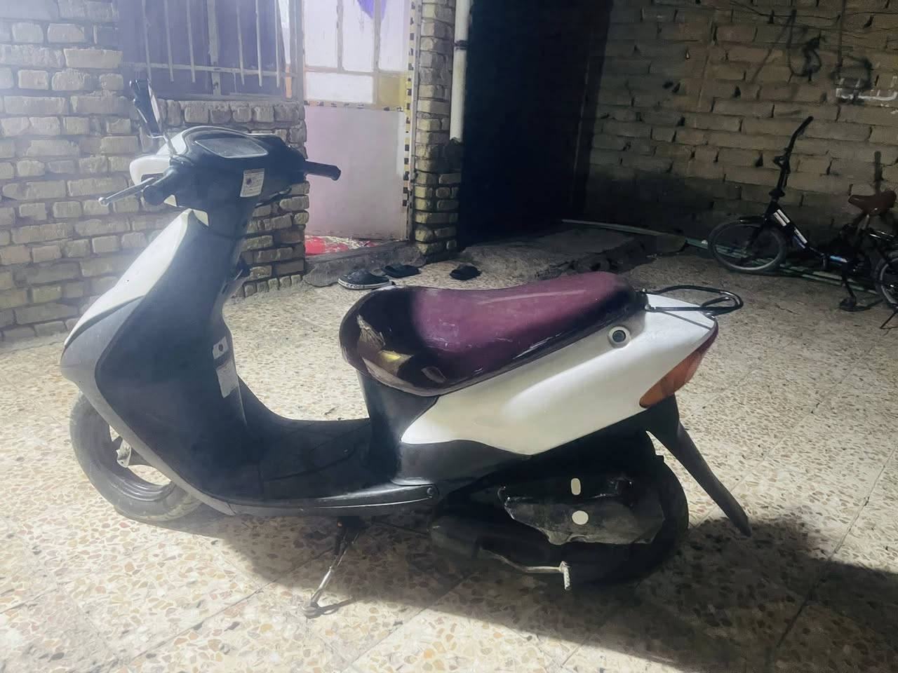 سلام عليكم دراجه ساسوكي رياضي دراجه نضيفه مفتوحه مره وحده كهربياته شغاله هندر تخم تايرات وياله جديد دراجه حلوه سعر 250وبيه مجال لطيبين هاذ رقم ***********او خاص
