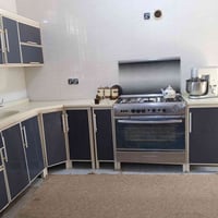 خزانة مطبخ • بدون طباخ