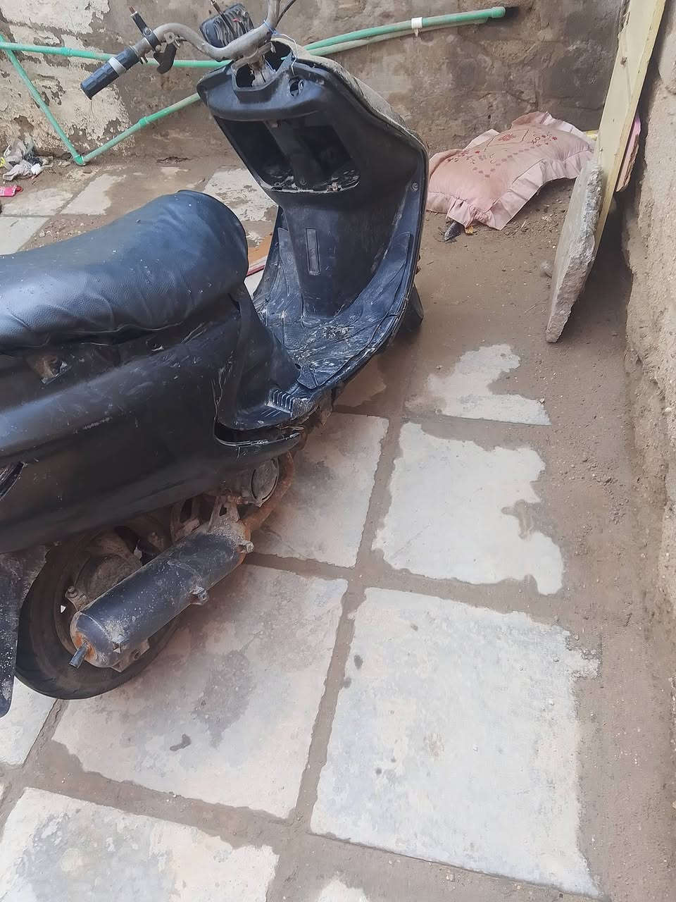 السلام عليكم دراجه للبيع***********
