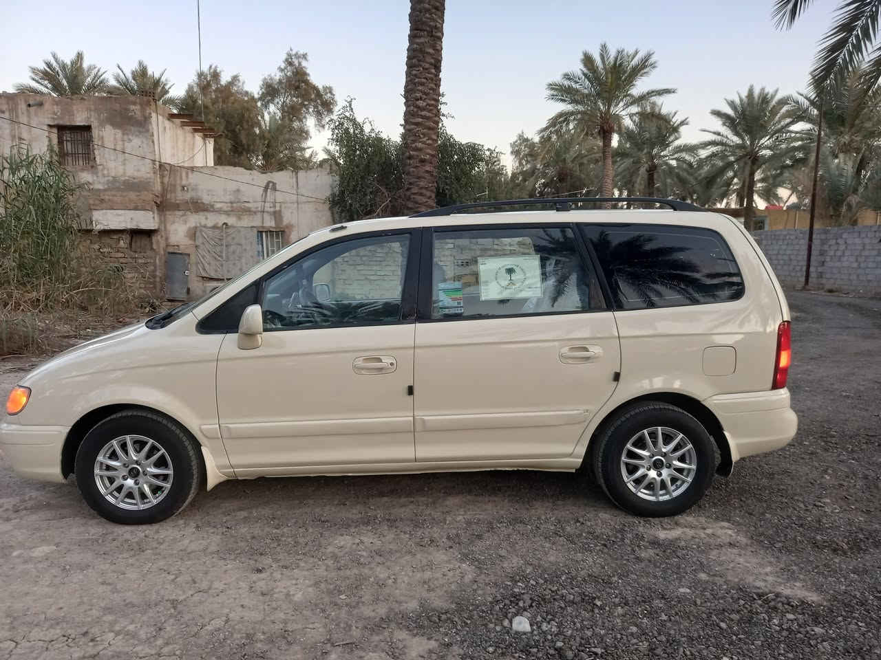 هونداي تراجيت خليجي بأسمي موديل ٢٠٠٦ سنويه لل ٢٨ 
مكفوله كفاله عامه من الحادث صبغ عام جماليه  
مكينه ٢٧٠٠ كير حداديه تبريد تخم تاير كله شرط
شاشه وكامره 
غرفتها جديده 
السعر ٧٣ وبيها مجال 
*********** بي واتساب 
مكاني بابل الحله المركز
