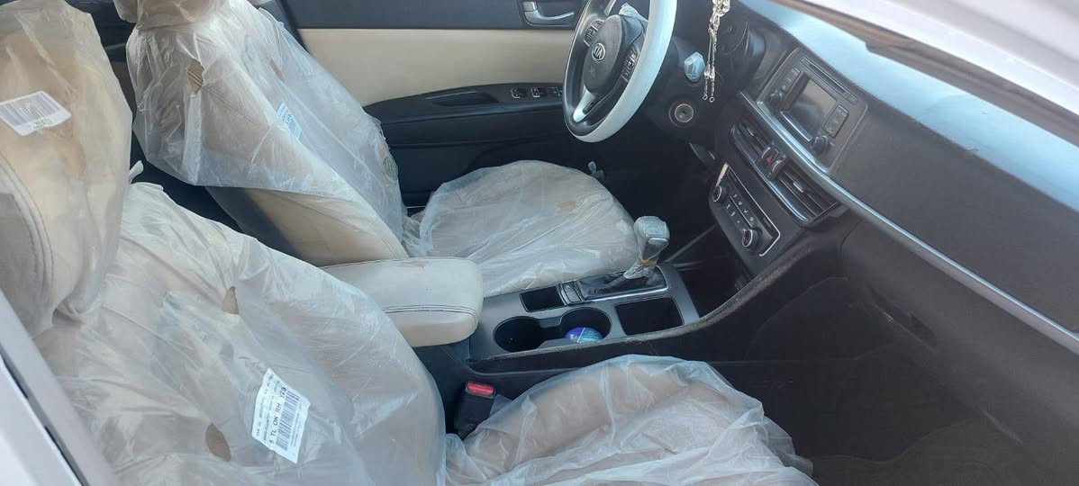 سلاام عليكم كياء اوبتيما امريكي 2016 مكفوله كفاله من الكص والضربه اسياره حاويه بدون كص  سياره بدون ارقام  السياره السعر 65 وبيه مجال


**إذا كنت صاحب هذا الإعلان وتريد حذفه لأي سبب، رجاءا أرسل رسالة إلى الدعم الفني**