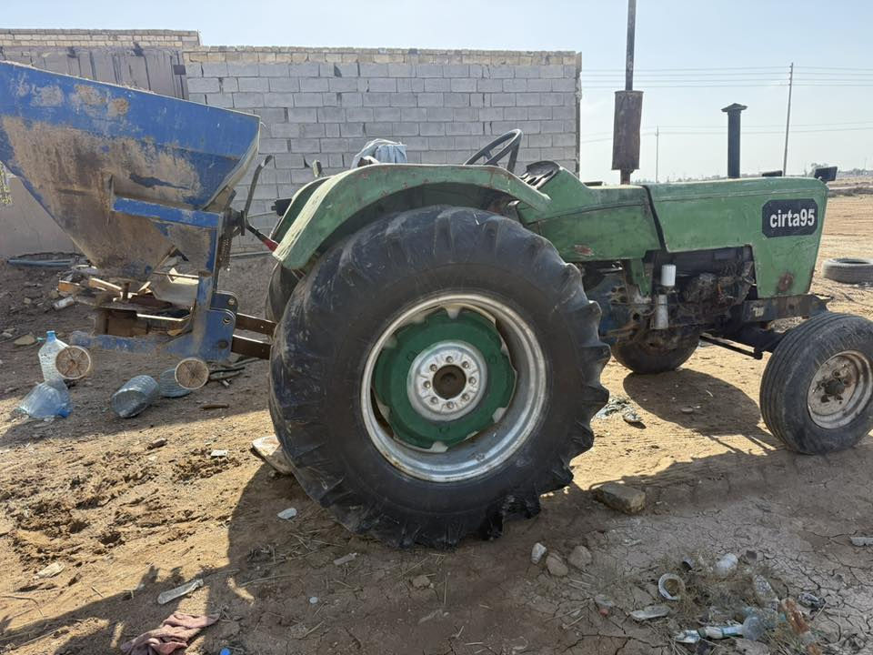 سيرت 1995 رقم ميسان سنويه لل27كير مكفول محرك جديد ما يصبغ الدهن مع باذره ام نص المكان ميسان السعر6500وبيه مجال قليل للاستفسار اتصال ع رقم ***********
