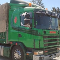 للبيع اسكانيا موديل 2002 تفاصيل على الرقم 07818514437