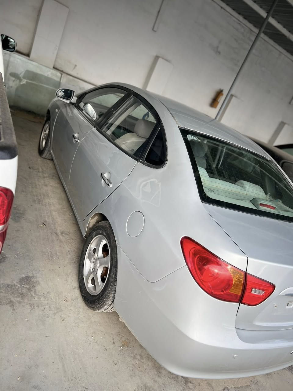 ئاڤانتی 2009 براوە گێرومەلینەی بەشەرت 4تایەی لۆکی لەسرە مالەکە خاوێنە   کۆدی ئاسایشی بۆکراوە.  ***********
