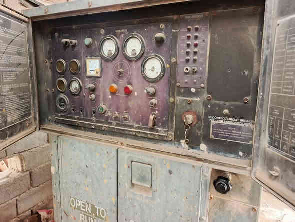 مولد ألماني للبيع محرك ستة سلندر ستندر 60 كي في سعر 35 ورقة العنوان الناصريه حي الصناعي ***********
