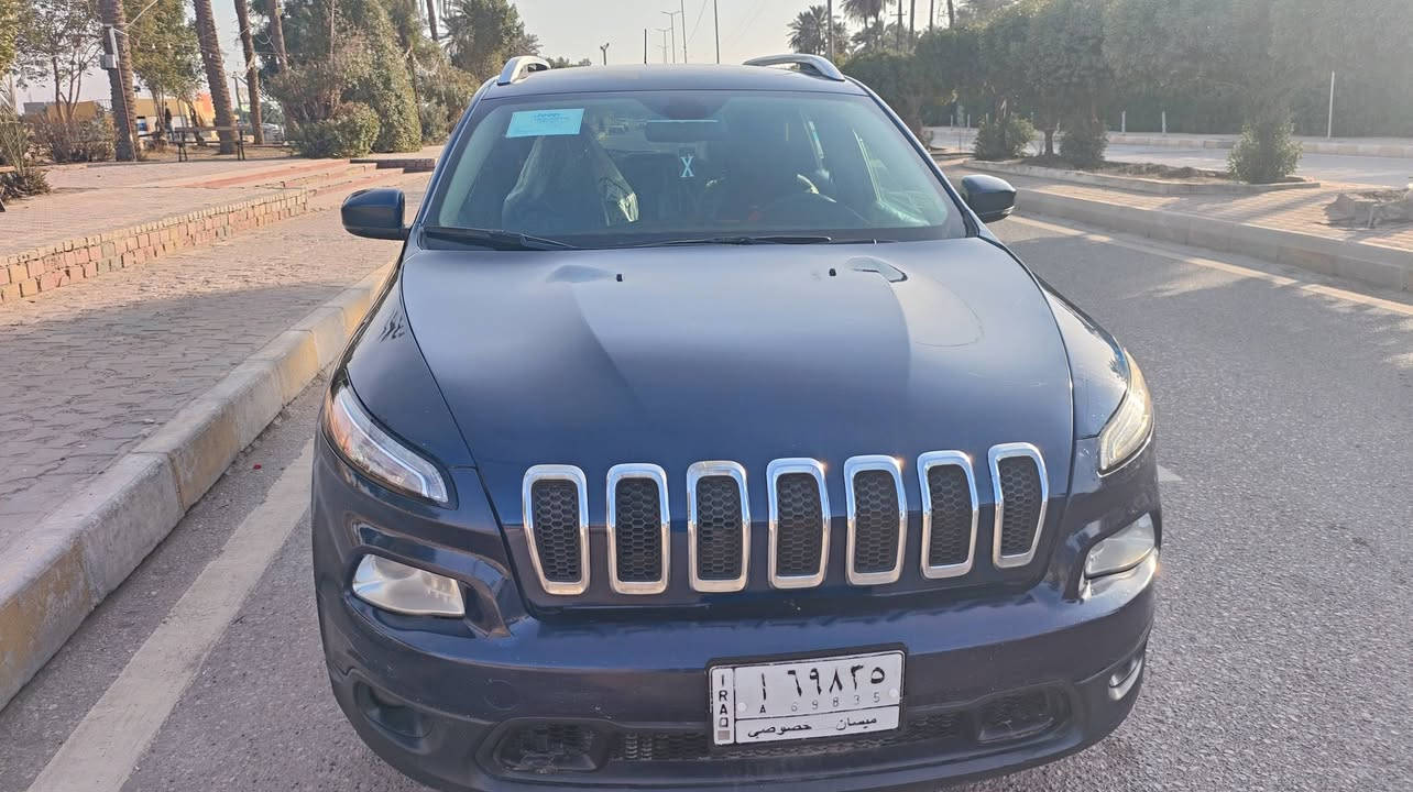 جيب شيروكي بدون 2016 رقم ميسان تحويل ثاني يوم شاشه كبيره كامره حساسات سايد بريك بصمه  مدينه 2400السونار مرفق للاستفسار ***********
