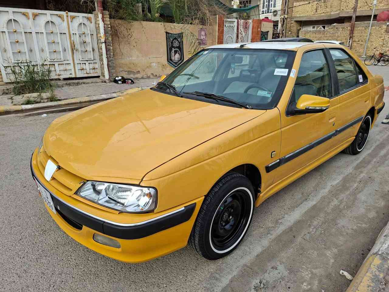 السلام عليكم للبيع بيجو بارص موديل 2015 رقم بغداد بسمي مصفره السياره كفالة عامه من  جميع النواحي كير مكينه بجيس شرط الفحص تخم تاير جديد دوشمه جديده سياره جاهزه ***********
