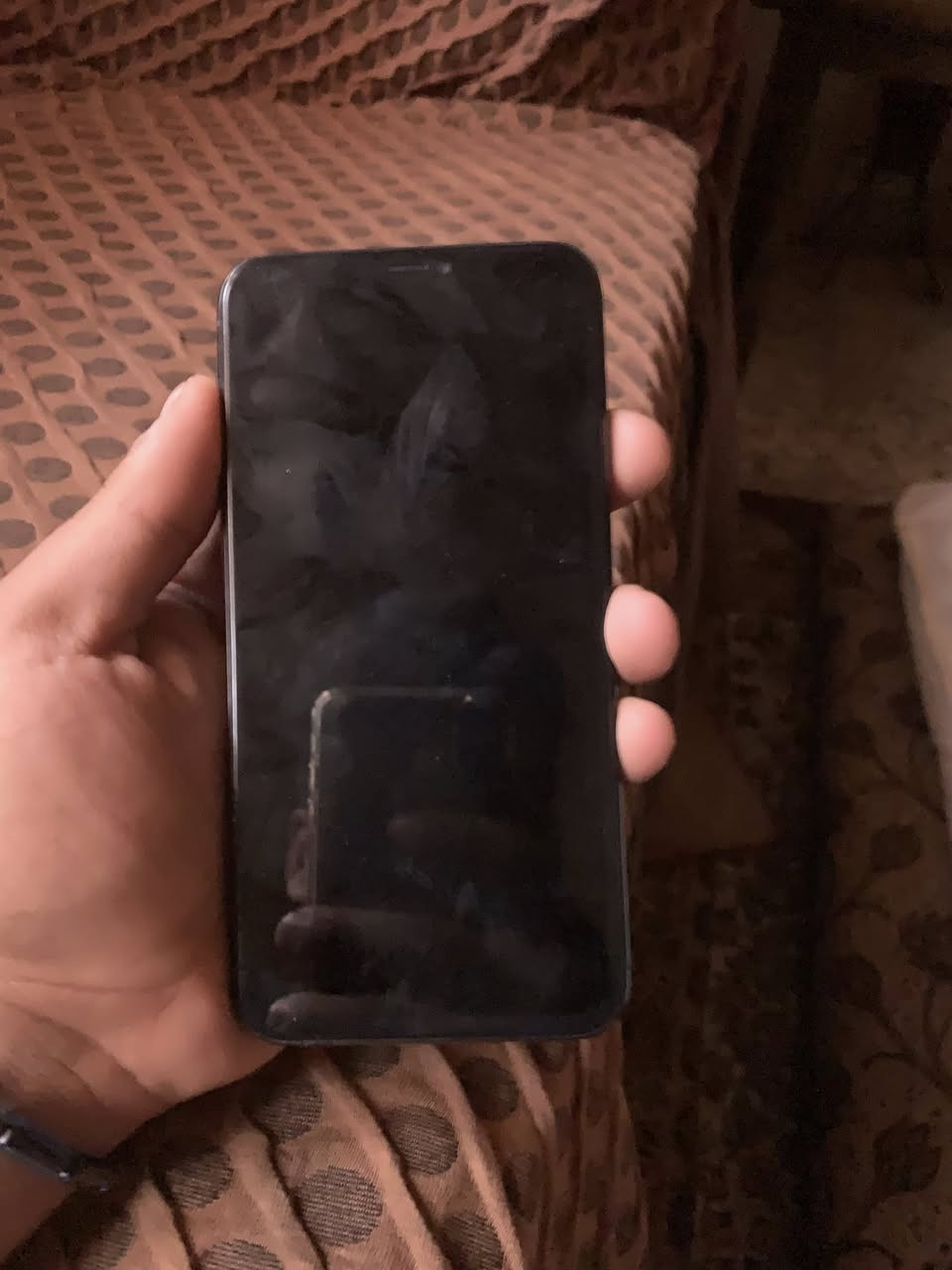 آيفون ١١برو ماكس جهاز كلش نضيف امانت الله بس بدلتله شاشه وبطاريه وفيس إيدي مادري ليش ماشتغلت بس جهاز يخبل  سعره ٢٥٠ وبي مجال حك الجيه  الاتصال واتس أو رقم ***********
