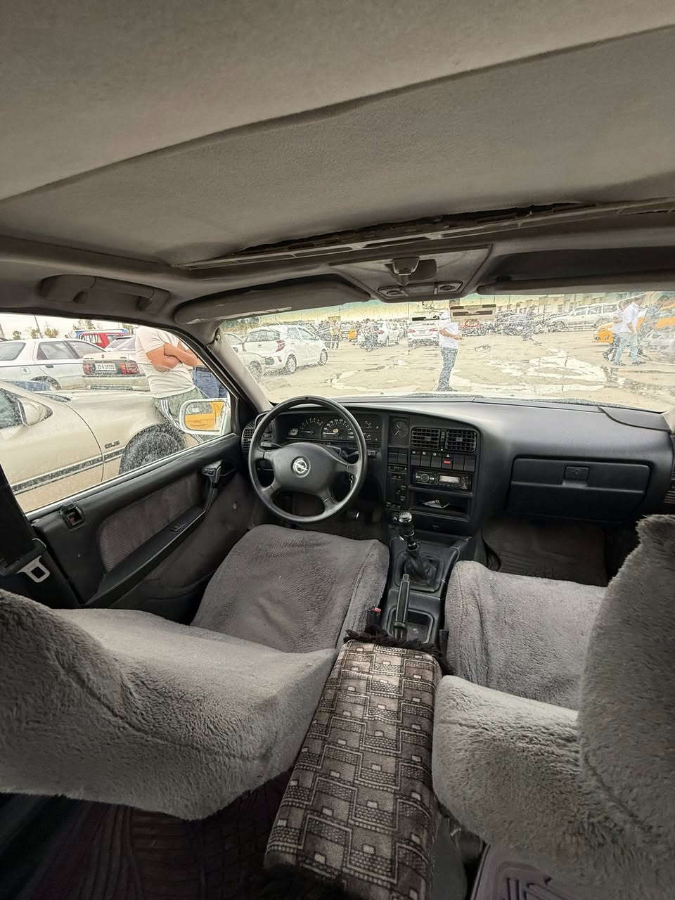 اوبل اوميكا   موديل 92  محرك 20  كير عادي بي دفتر بانزين  سياره سلايت اربع تايرات لوك   بي بس هلالات معمر سنويه منتهي من 2023. شرط تحويل   مكان كركوك.  سعر 35 بي مجال  ***********
