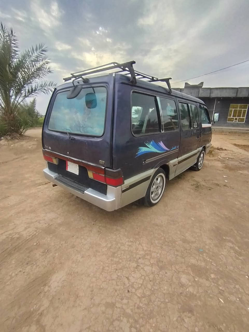 اسلام عليكم كيه بسه البيع موديل 1994 سنويه الى 29 رقم بغداد سياره خير من الله سعر 43 وبيه مجال جك جيه ***********///***********
