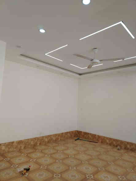 دار للايجار طابق الثاني
مساحه 150متر
يحتوي على غرفتين نوم مع هول واستقبال ومطبخ وصحيات وبيتونه
عنوان كركوك أسرى والمفقودين قرب معهد الفنون الجميله
سعر 225الف ماء وكهرباء على صاحب الدار

***********📞علي 
*********** 📞ابو مصطفى يايجلي
