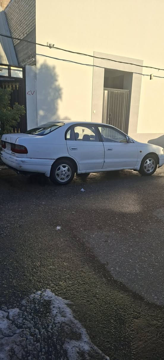 للبيع سياره كرونه يسرى بلاد صبغ بلاد سعر 50) ***********
