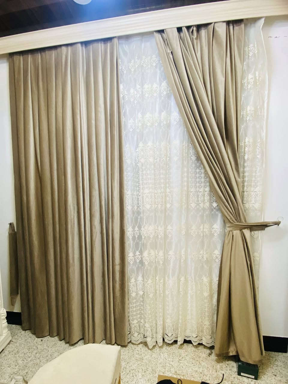 للبيع✅
بردة تفصال متكونة من : 
بطانة و تول والقماش الخارجي
نظيفة مابيها شي 
السعر : 100 وبيها مجال


**إذا كنت صاحب هذا الإعلان وتريد حذفه لأي سبب، رجاءا أرسل رسالة إلى الدعم الفني**