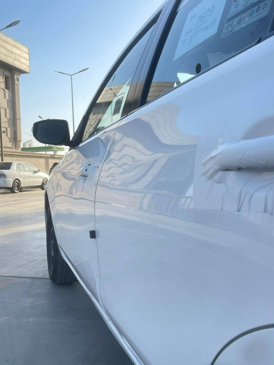 السلام عليكم
نيسان سني 2023
بعدها ع وضع الشركه 
ماشيه 50 km
 فوول مواصفات 
بصمه مري شفط 
تبريد بيانو شاشه كار بلي
جام كهرباء اشاير مري 
وبعد بيها مواصفات 
سياره كلش جديده 
رقم اربيل باسمي 
سنويه وهزه ورقم جديد
مكفوله بيها فقط جاملغ خلفي صبغ وبيها بارد كد شبر شرط السونار 
مكاني بغداد  السعر90 ورقه مستعجل عل بيع
شراي اتصل 

 ‭0771 770 5925‬
