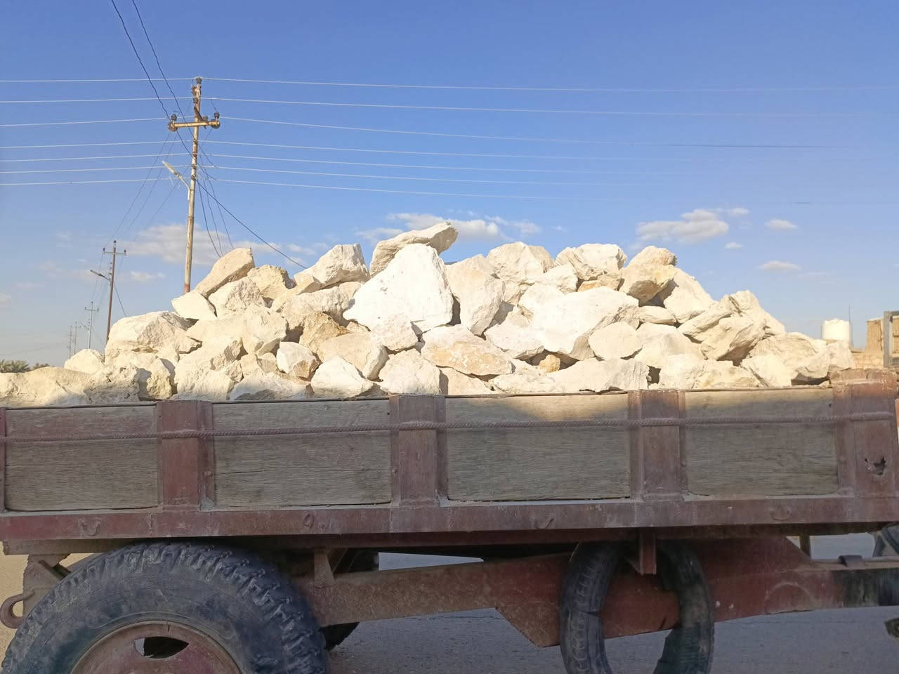 السلام عليكم خوان حجر صلب غزاز حمل فول وحجره فول سعر الدرب 35 بروانه حديثه 40 التصال عل رقم  ***********
