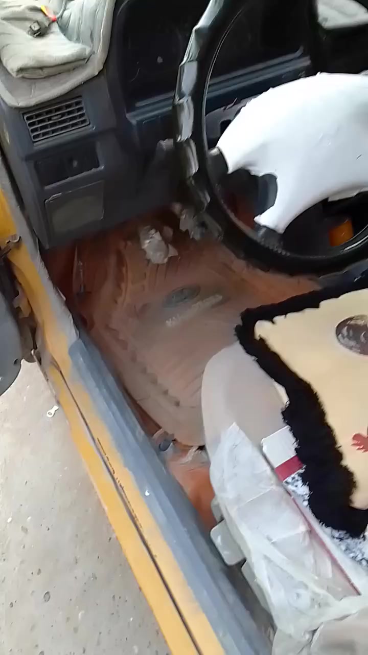 سايبه موديل 2011
30 وبيه مجال تدفئه وتبريد 
العنوان بغداد الزعفرانيه ***********
