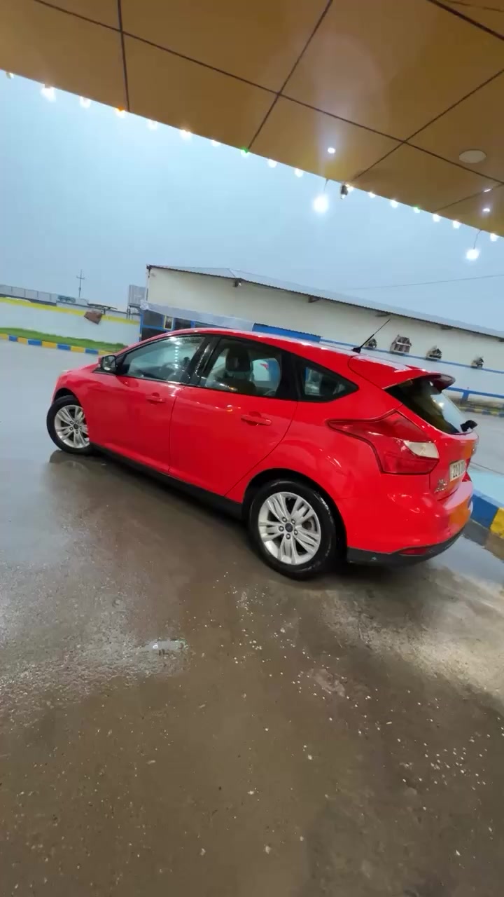 فؤرت فؤكس2013
نظافه 95 بل 100بدون صبغ وبدون حادث 

سقف سلايت كير ومكينه بشرط 

ماشيه80 ألف فقط سعر 82 وبي مجال ***********
