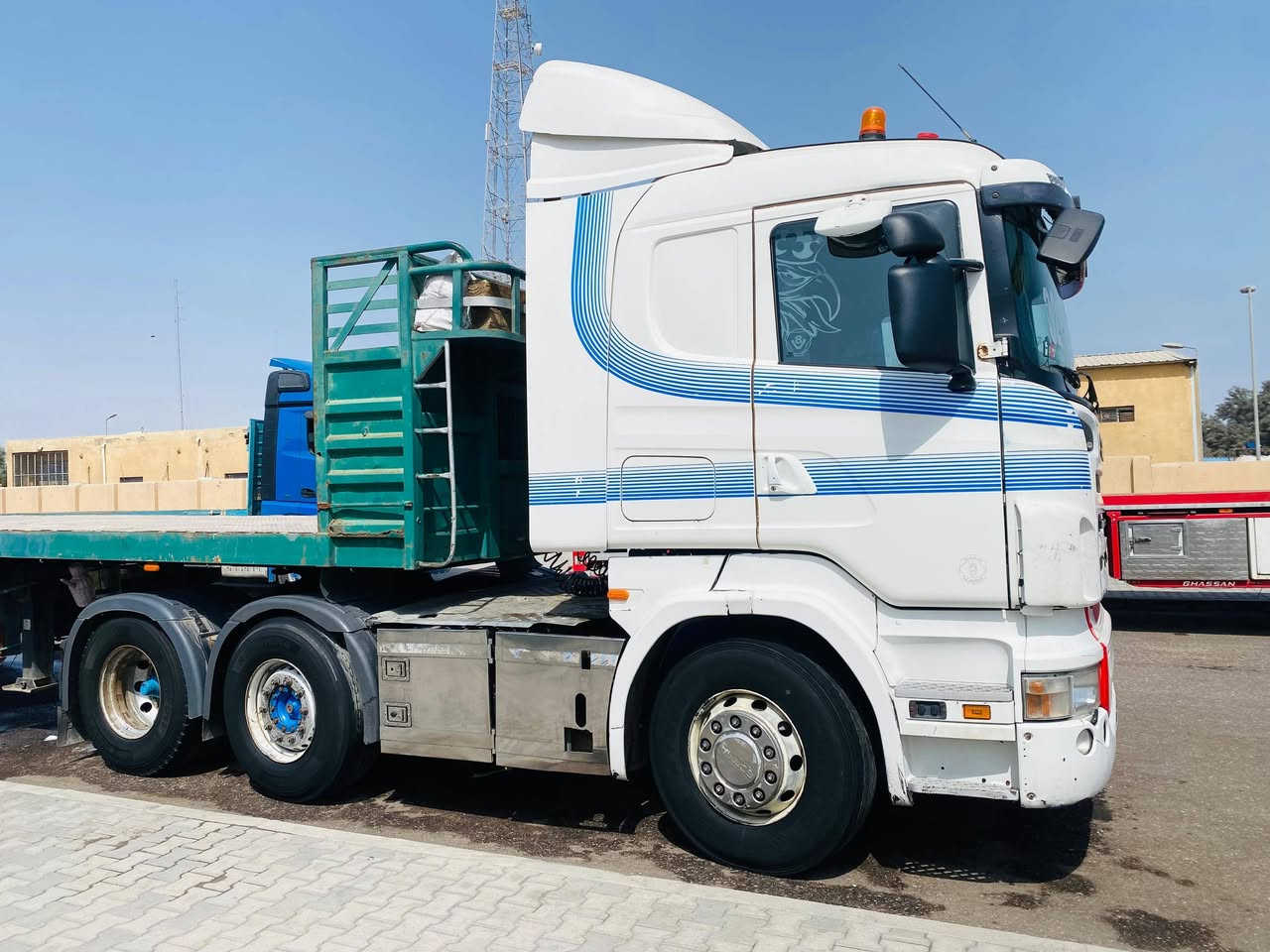 اسكانيه 2008سنكل امامي دوار
مربوطه  بسنويه افلات اربع محاور 
رقم كركوك  قرار 48مالك موجود
 مكينه 420 اربع خطوط كير اوتوماتيك 
رتايدر تبريد 
كير مكينه شاصي مكفولات 
تخم تاير سياره بشغل 
الراس فقط لبيع 
الاستفسار ***********
