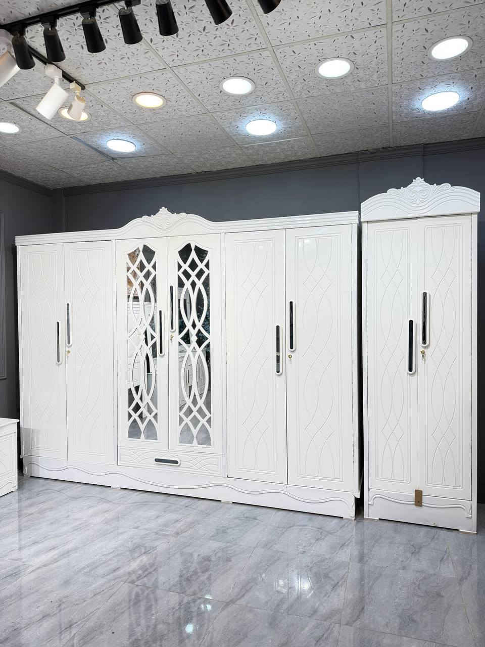 🟤 غرفة عراقية – شغل اقتصادي من أصباغ البوية
🟤شغل درجه اولى مواصفات فول 
تتكوّن من 9 قطع بالمواصفات التالية:

✅ الكنتور
•  أبواب CNC
• الخارج: MDF تارس سمك 5 ملم
• الداخل: معاكس أبيض 3 ملم
• الضهر: معاكس أبيض 3 ملم مشدود براغي
• نرمادات شريطية
• الفرشة: بلوك

✅قياس الكنتور
3 متر و20
كنتور + زاويه = 4 متر 

✅ الصومية
• بلايد أسود
• 6 أرجل 

💰 السعر: 950 ألف فقط
🔸 الشازلون والطابورية إضافة بـ 50 ألف

للطلب أو الاستفسار يرجى المراسله واتساب ع الرقم
👈 ***********
