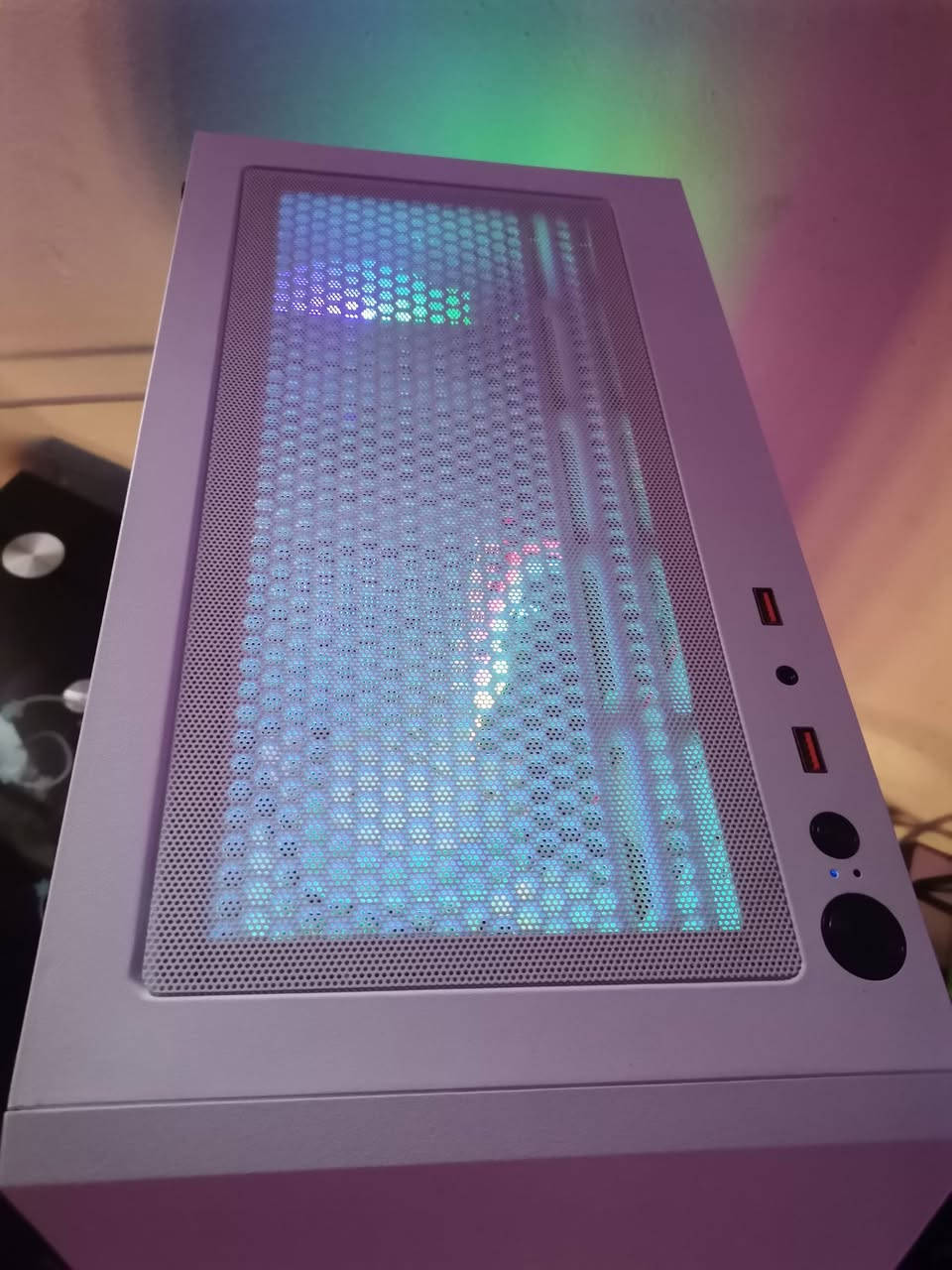 کیس للبیع سعره ٦٦٥ دولار

المواصفات:

CPU: AMD Ryzen 5 5500 (6 Cores / 12 Threads)

GPU: Zotec RTX 4060 8GB GDDR6

Motherboard: GIGABYTE B450M K 

RAM: 16GB (2 x 8GB) TeamGroup Delta RGB DDR4 3600MHz

Storage: 1TB Lexar NM620 NVMe M.2 SSD (Gen3 x4)

CPU Cooler: DEEPCOOL AK620 High-Performance Air Cooler

PSU: Segotep 650W 80+ Gold Certified


**إذا كنت صاحب هذا الإعلان وتريد حذفه لأي سبب، رجاءا أرسل رسالة إلى الدعم الفني**