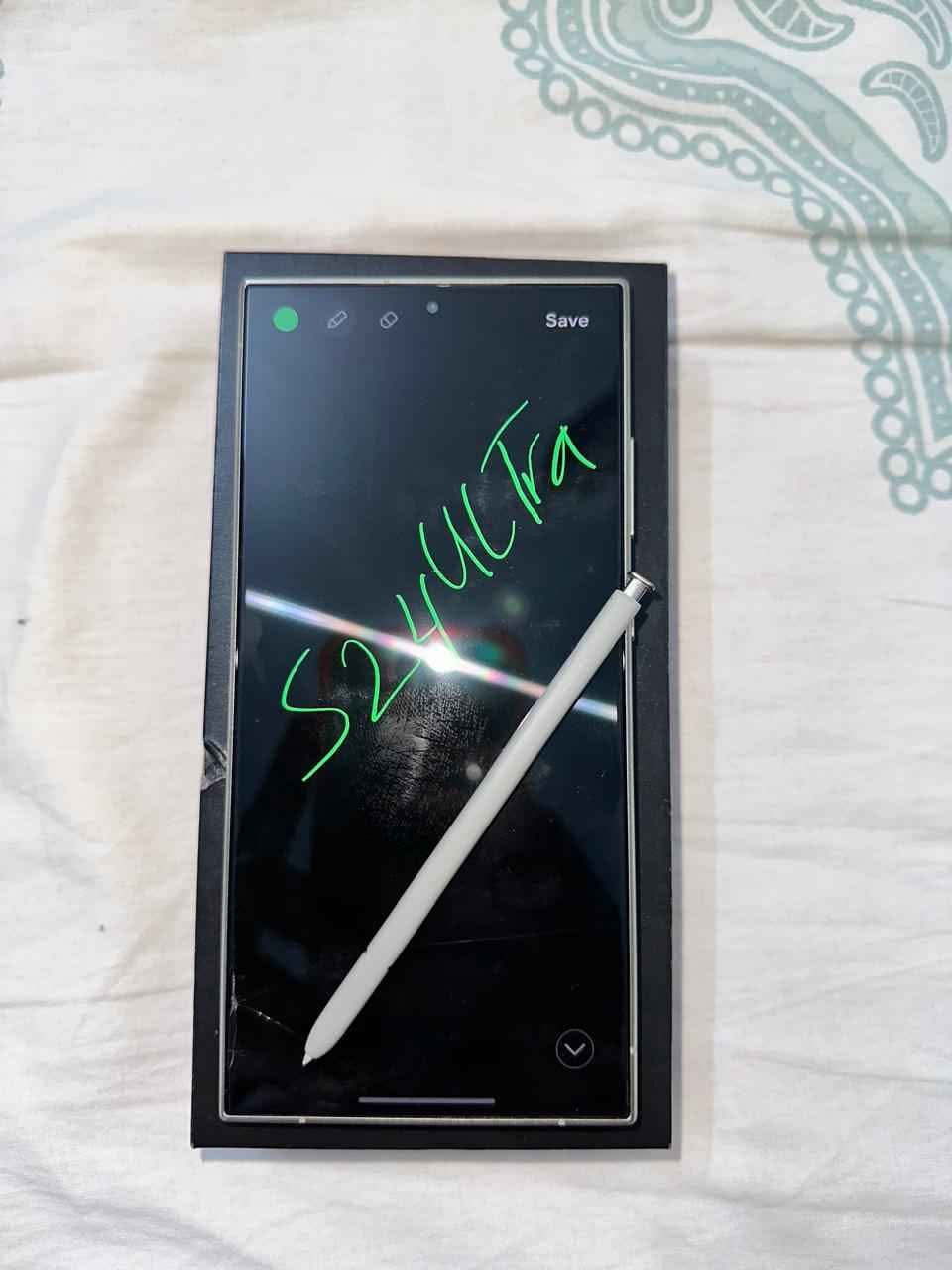 مكفول مكفول مكفول 
السلام عليكم سامسونك اس ٢٤ الترا ٢٥٦ لون تيتانيوم بحاله ممتازه اخو الجديد استخدام قليل للبيع فقط 
السعر ٩٢٥ الف مجال جدا قليل 
الناصريه شارع بغداد 
*********** ناصرية, ذي قار
