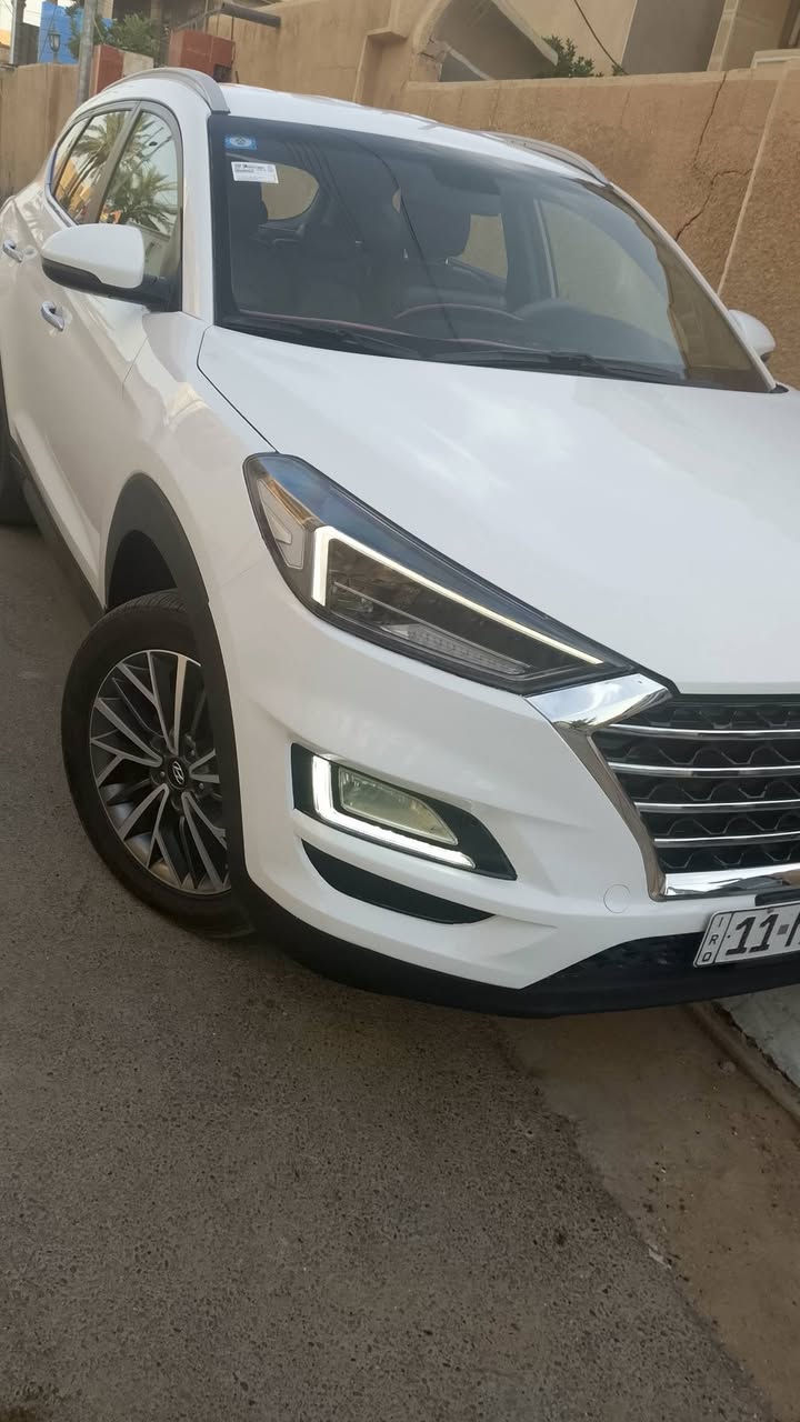 توسان 2019
خليجي 
محرك 2000 دوش 
رقم بغداد الدولي 
بصمة أبواب 
كراسي كهرباء 2 
داخل صاج 
لايت 5 عدسات
ترحيب مري 
مري شفط 
كشنات جلد لونين 
هند بريك رجل 
محرك مفتوح 
بيه صبغ بنيد والصندوق رش فقط 
السعر 170 وبيه مجال 
***********

