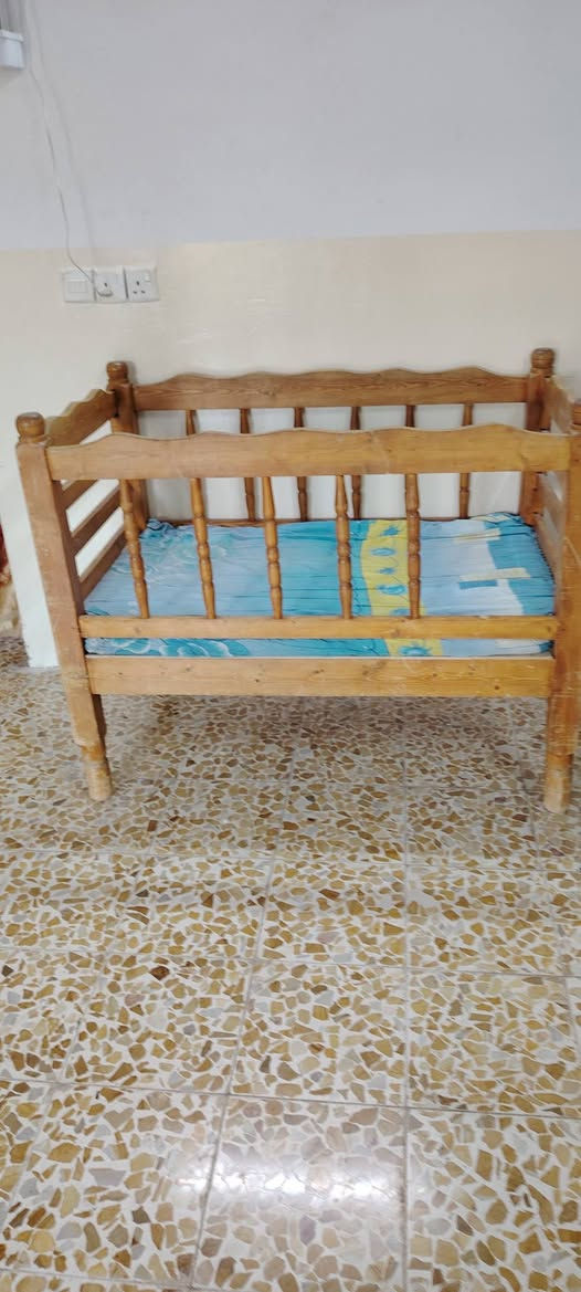 تخت مال طفال للبيع شغل ثقيل وفصال ***********
