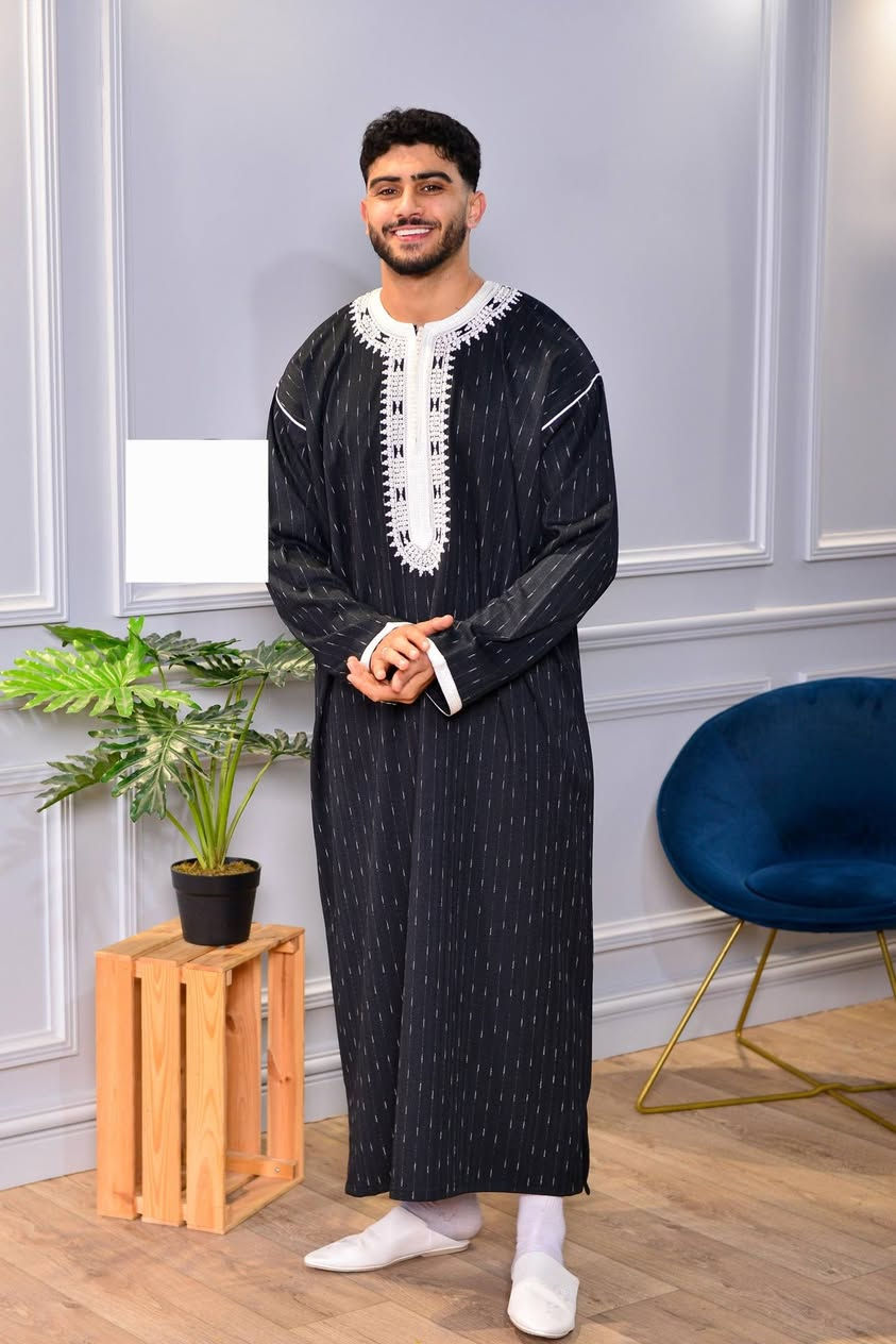 🕌 بمناسبة شهر رمضان الفضيل

 قفطان رجالي أنيق وراقي
 ثوب: راي دومي سيسون ثوب دافئ 
 تطريز بالمكينة 4 فيل بخدمة متقونة تعطيه لمسة فخامة

✔️ مناسب للصلاة، التراويح والخرجات الرمضانية
✔️ متوفر في 5 ألوان عصرية

📏 المقاسات:
M – L – XL – XXL

👞 مقاسات البلغة:
41 – 42 – 43 – 44 – 45

💰 الأثمنة:
🔹 قفطان + بلغة: 
🔹 قفطان بوحد 
ب طلب فقط 0781753409 طنجة


**إذا كنت صاحب هذا الإعلان وتريد حذفه لأي سبب، رجاءا أرسل رسالة إلى الدعم الفني**