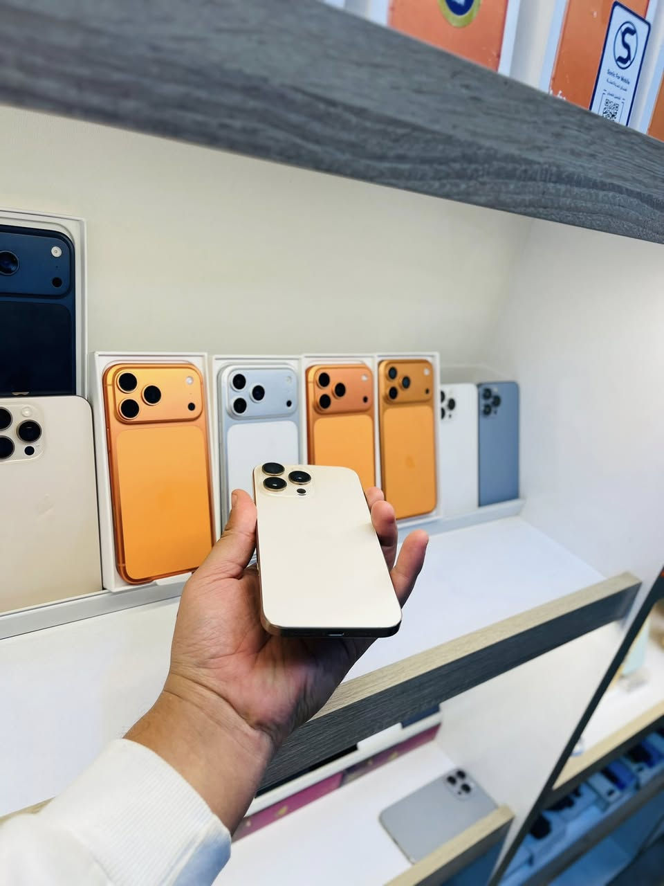 16برو ماكس
ذكره 256 بطاريه 96نضافه100%

تفاصيل اكثر الأمير للموبايل نجف كوفه فلكه حبيب رعاش ***********
