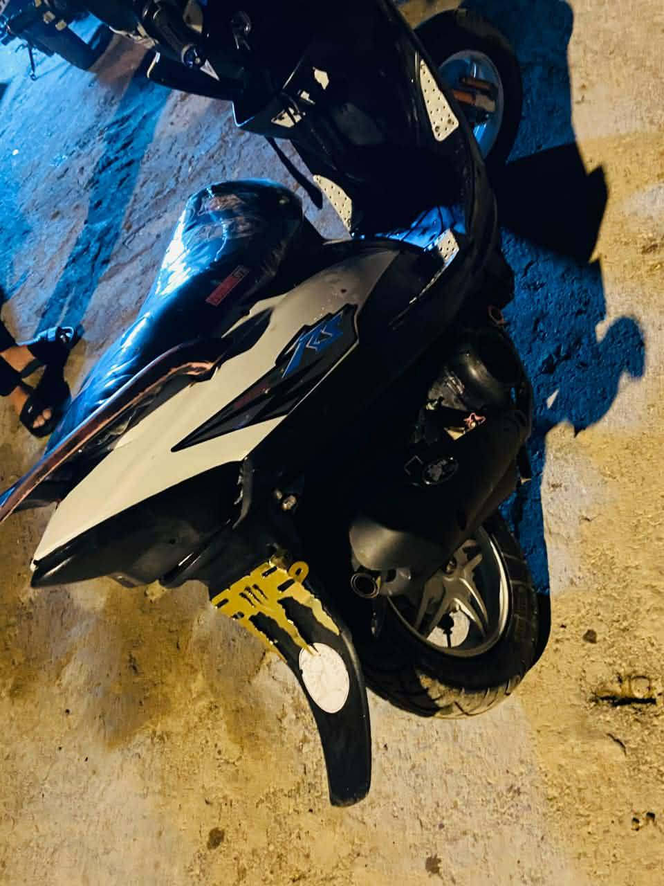 ماكس عدلة مال رمبة دراجة راقية كفرات سوادات مكينة ختم واحد بلادي اي قطعة تجاري مابيها عدا الكابريتر اصلية شلعة ومعدل بيها تزويد اصلي 
شيال ار جي اس 
صالنصة اف ام 
قطرة دهن 
ويل كب نجمة ابيض اصلي
دبل رياضي برتقالي 
نكرة سلف نكرة هندر دراجة ممفتوحة بلادية فقط ولفات انطيك بيها ضمان وكفالة عنواني بعقوبة موجود خاص سعرها 600 وبيها مجال قليل حك الجية


**إذا كنت صاحب هذا الإعلان وتريد حذفه لأي سبب، رجاءا أرسل رسالة إلى الدعم الفني**