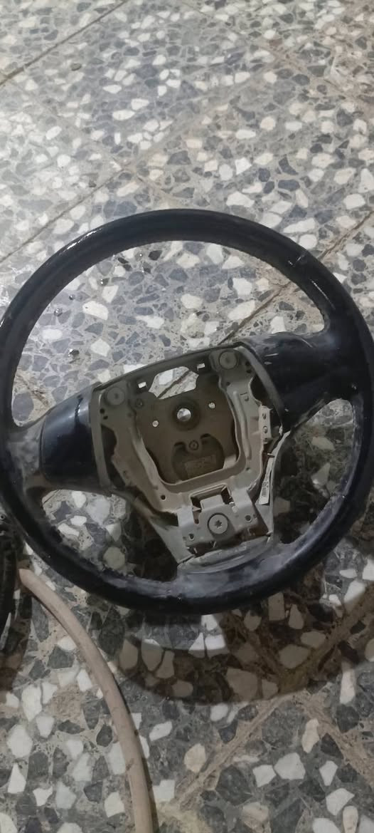 سلام عليكم
ريشة مال مارك كربلائي ريشة كلج. حاوية على الشرط 
مروحة ترهم على اي سيارة مال تبريد حاوية ياباني 
و دركة مال ستيرن ما اعرف اي سيارة بالضبط حاوية


**إذا كنت صاحب هذا الإعلان وتريد حذفه لأي سبب، رجاءا أرسل رسالة إلى الدعم الفني**