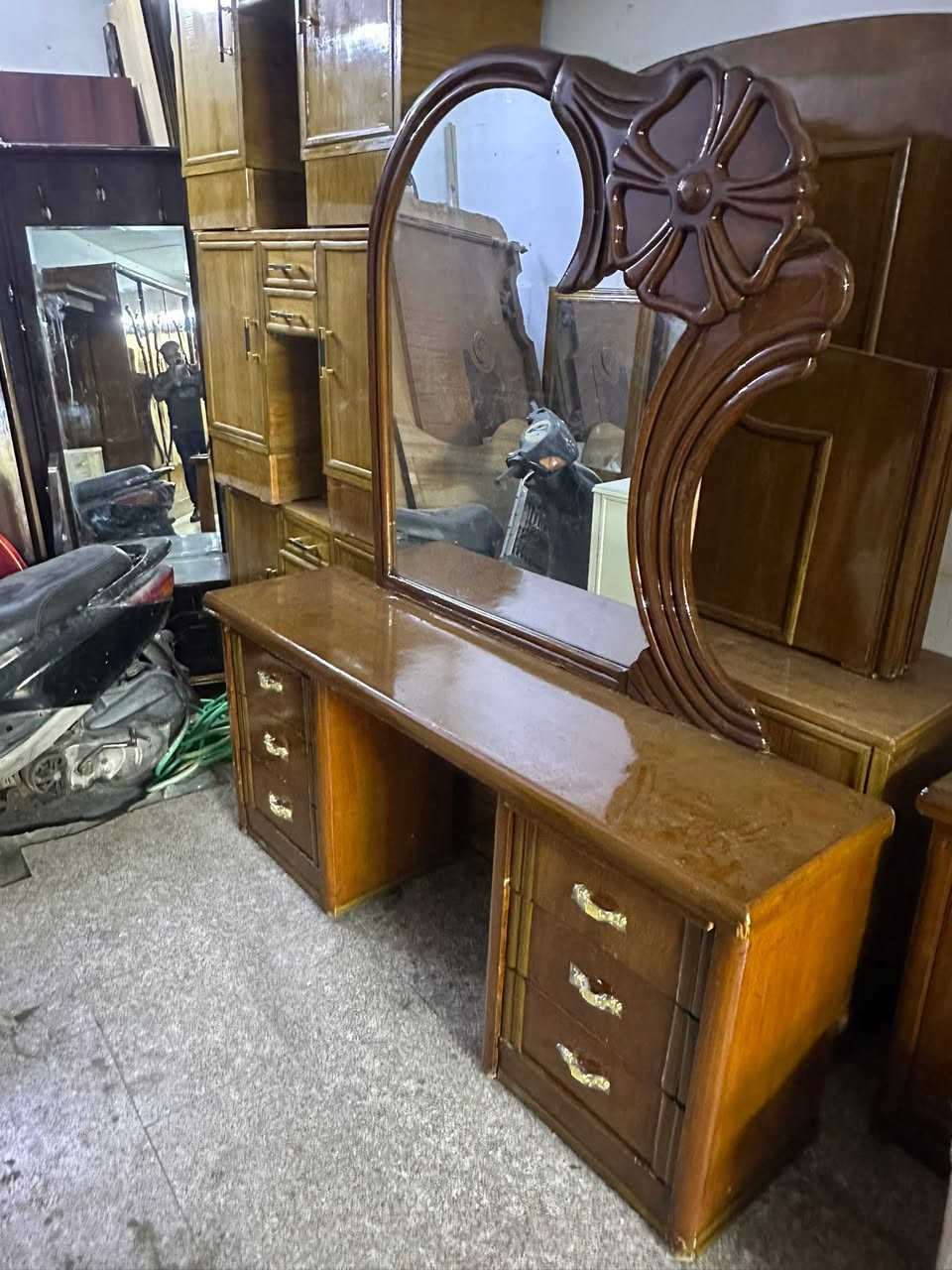 غرفة ٦ باب صاج حلوة وسعرها مناسب ب ٦٥٠ فقط للحجز *********** يوجد واتساب
