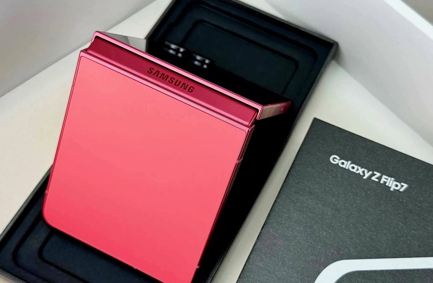 Galaxy z flip 7   سامسونج
نظافة 100%   / مدة الاستعمال 8 ايام فقط    / ضمان عين الفهد  /   كامل ملحقات /    السعر  800 الف مكاني بغداد


**إذا كنت صاحب هذا الإعلان وتريد حذفه لأي سبب، رجاءا أرسل رسالة إلى الدعم الفني**