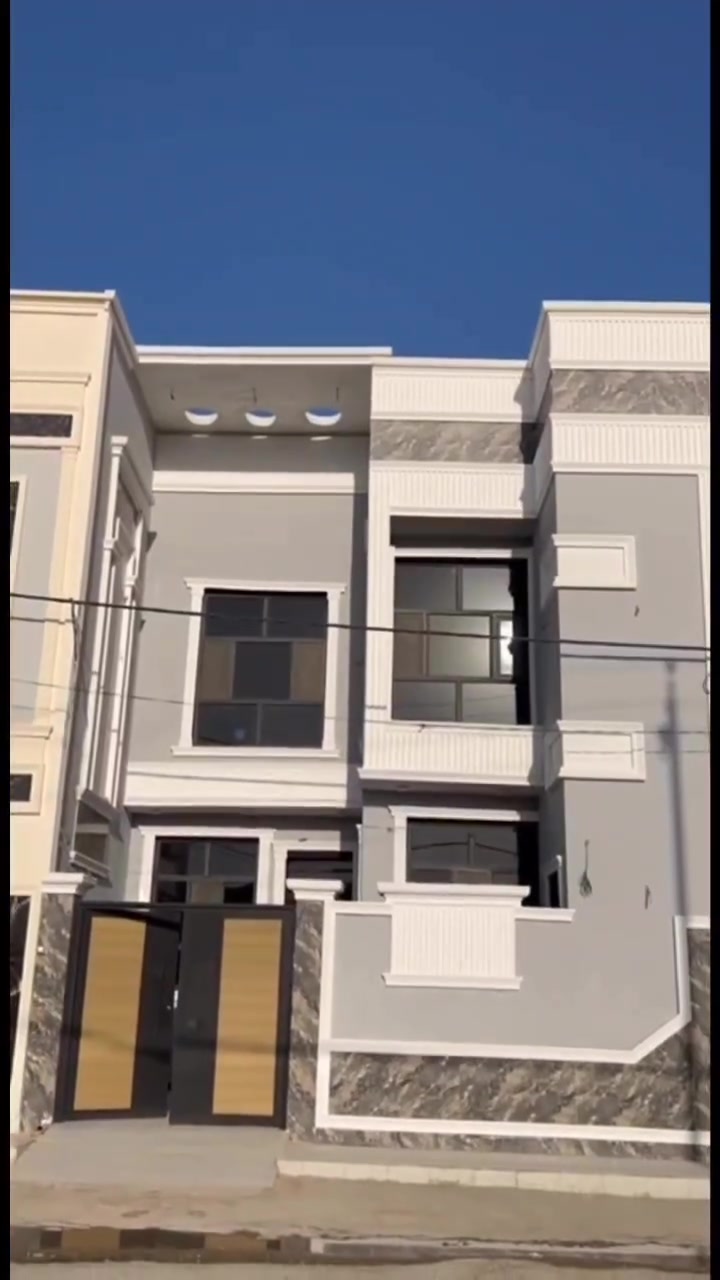 🏡 ثلاثة منازل فاخرة للبيع في مدينة الديوانية

فرصة مميزة لامتلاك منزل فاخر بمواصفات عالية في التكية الثالثة داخل مجمع الروان، حيث يجمع بين جودة البناء، والتصميم العصري، والموقع المميز.

🔹 مواصفات كل منزل:
▪️ المساحة: 150 مترًا مربعًا
▪️ الواجهة: 7.5 أمتار
▪️ شارع بعرض 20 مترًا
▪️ طابو زراعي سند 25
▪️ بناء وفق أحدث المواصفات الهندسية وباستخدام أفضل مواد البناء عالية الجودة

🏠 تفاصيل المنزل:

الطابق الأول:
▪️ غرفتا نوم (إحداهما ماستر)
▪️ صالة
▪️ استقبال
▪️ مطبخ حار وبارد
▪️ كراج سيارة
▪️ دورتا مياه

الطابق الثاني:
▪️ غرفتا نوم (إحداهما ماستر)
▪️ صالة

📍 الموقع: الديوانية – التقية الثالثة – داخل مجمع الروان

📞 للمزيد من التفاصيل والاستفسار:
مكتب صُنّاع المال للعقار
📍 حي الفرات – شارع الصب – قرب التسفيرات
📱 واتساب: ***********
📞 اتصال: ***********

