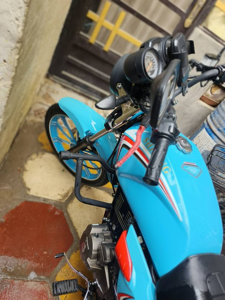 دراجه نظيفه مال جناي الله شاهد مامفتوح بيه برغي اوراق اصولي وصل معرض بيه عنوان كربلاء حي العسكري رقم الهاتف *********** بيه مجال بصيط كربلاء, العراق
